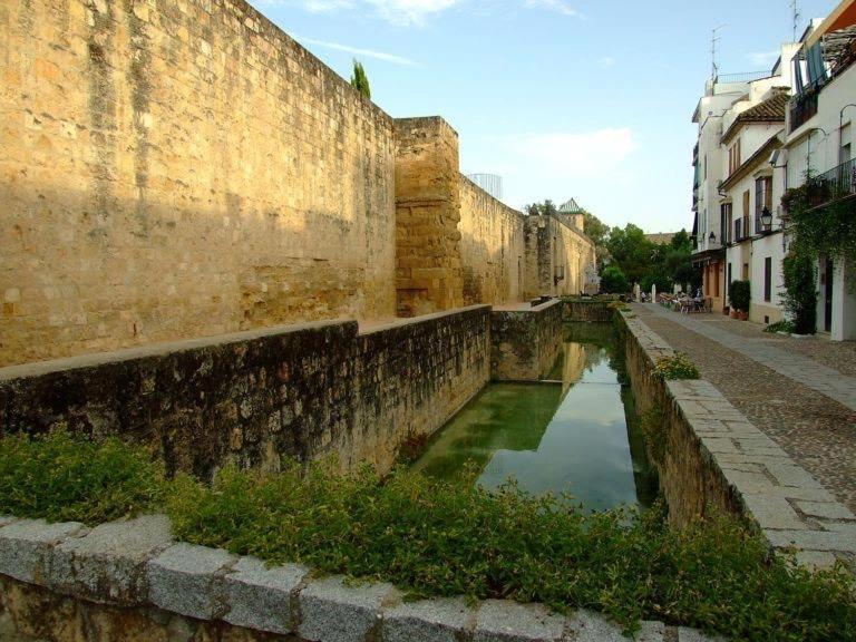 Patio De La Muralla Apartamentos Cordova Esterno foto